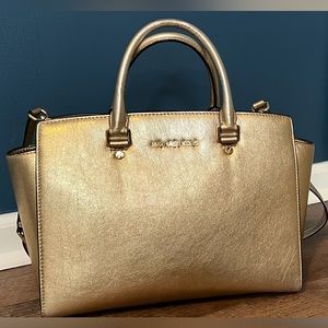 Gold Smooth Leather Large Michael Michael Kors Crossbody